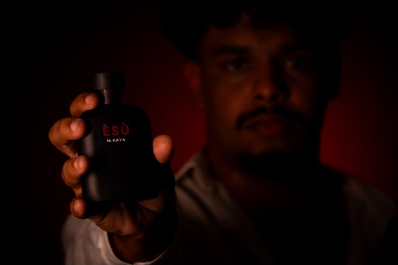 Perfume Èsú